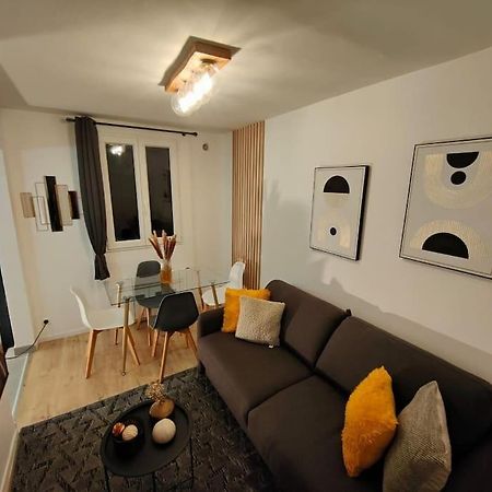 Joli Appartement Au Pied Du Tramway Bezons Exterior photo