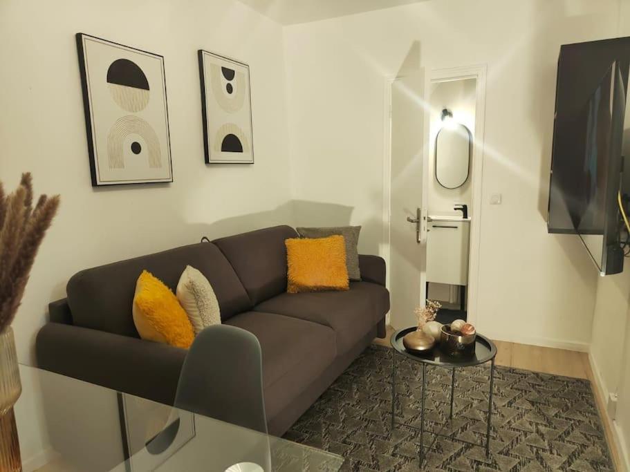 Joli Appartement Au Pied Du Tramway Bezons Exterior photo